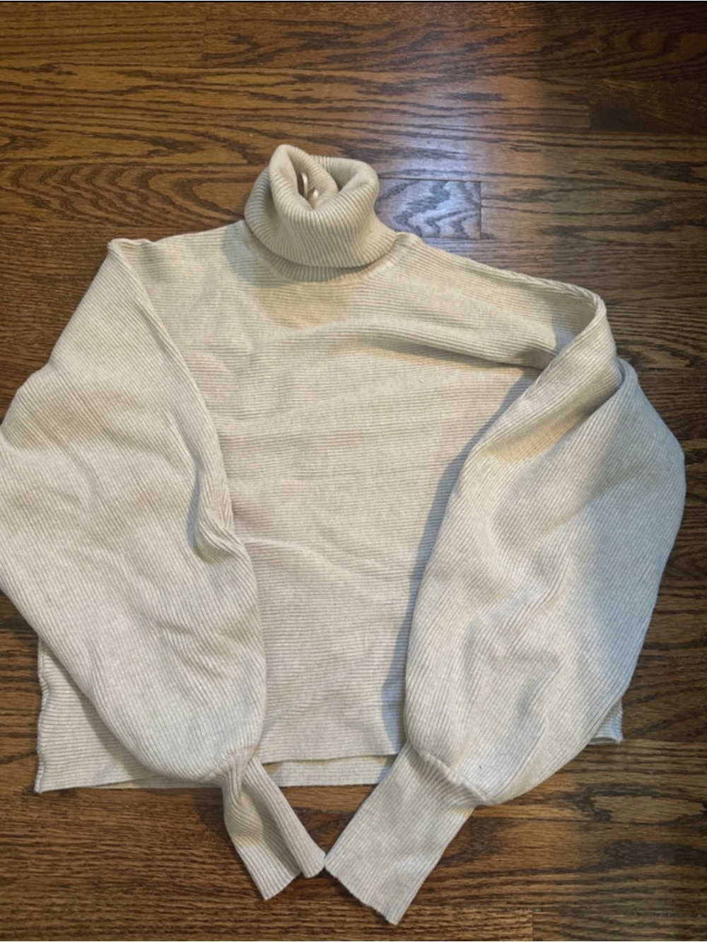 Turtleneck Balloon-Sleeve Sweater in Cream